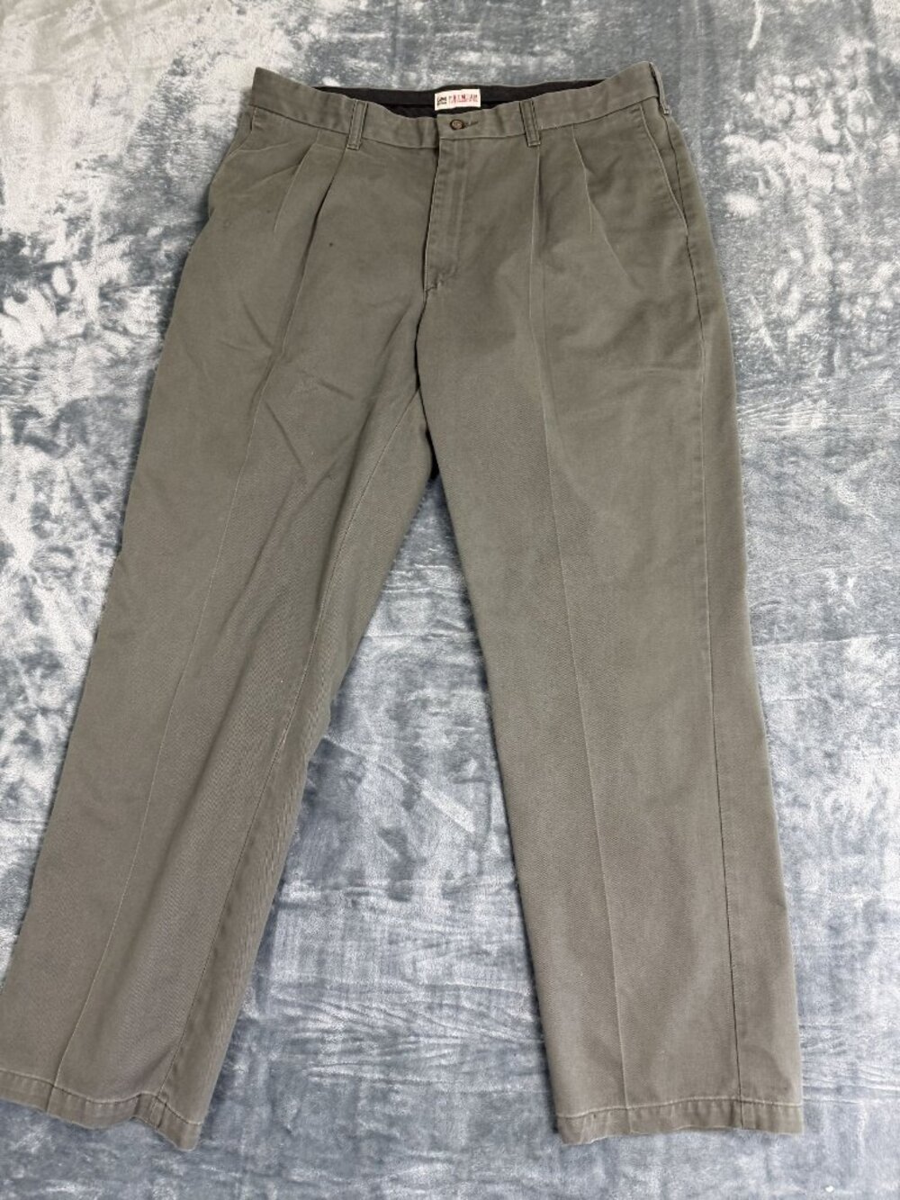 Lee Premium No Iron Khaki Pants 38x32 Green 2-Ply Combed Cotton Mens Relaxed Fit